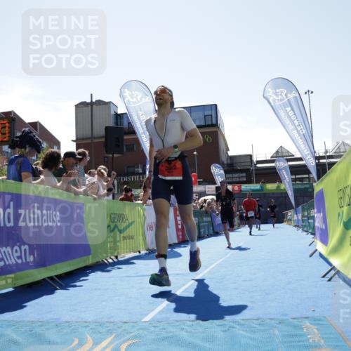 09.08.2026 - GEWOBA Citytriathlon Bremen Yannick Fuchs http://msf.ph/oto/9944868 09.08.2026 14:20:42 Ziel 582, 994, 1002, 1002, 1154 meine-sportfotos.de