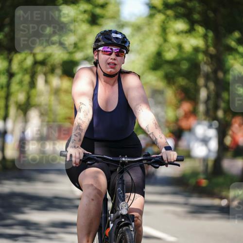 09.08.2026 - GEWOBA Citytriathlon Bremen Michael Burmester http://msf.ph/oto/9944873 09.08.2026 10:36:06 Radfahren 89, 109, 123, 151, 153, 167, 187, 390, 444, 460, 466, 480, 494, 530 meine-sportfotos.de