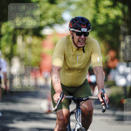 09.08.2026 - GEWOBA Citytriathlon Bremen Michael Burmester http://msf.ph/oto/9944908 09.08.2026 10:36:23 Radfahren 21, 23, 135, 139, 179, 211, 233, 460, 530 meine-sportfotos.de
