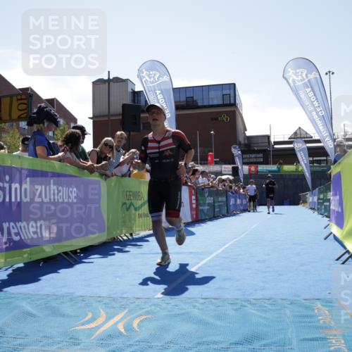 09.08.2026 - GEWOBA Citytriathlon Bremen Yannick Fuchs http://msf.ph/oto/9944992 09.08.2026 14:21:08 Ziel 589, 806 meine-sportfotos.de