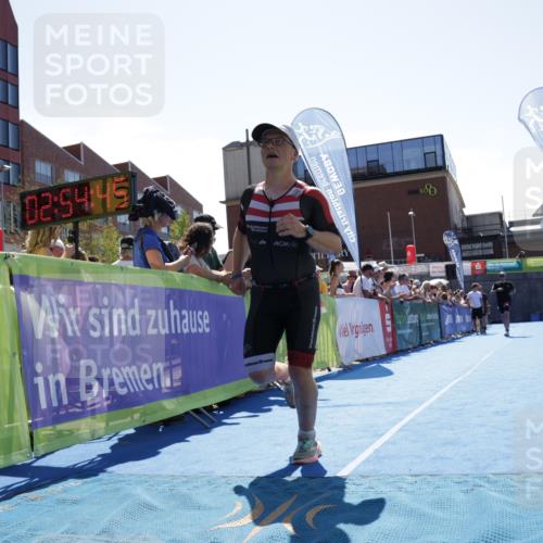 09.08.2026 - GEWOBA Citytriathlon Bremen Yannick Fuchs http://msf.ph/oto/9944996 09.08.2026 14:21:08 Ziel 589, 806 meine-sportfotos.de
