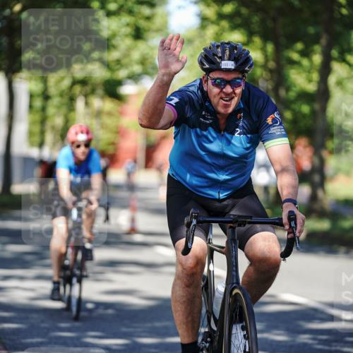 09.08.2026 - GEWOBA Citytriathlon Bremen Michael Burmester http://msf.ph/oto/9945009 09.08.2026 10:36:53 Radfahren 13, 33, 41, 67, 85, 93, 111, 157, 235, 247, 281, 349, 491 meine-sportfotos.de