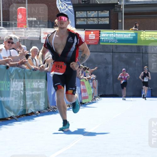 09.08.2026 - GEWOBA Citytriathlon Bremen Yannick Fuchs http://msf.ph/oto/9945033 09.08.2026 14:21:25 Ziel 614 meine-sportfotos.de