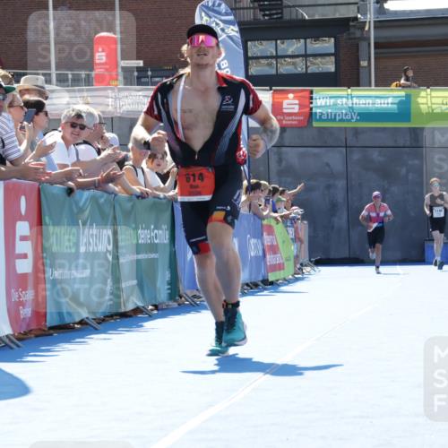09.08.2026 - GEWOBA Citytriathlon Bremen Yannick Fuchs http://msf.ph/oto/9945034 09.08.2026 14:21:25 Ziel 614 meine-sportfotos.de