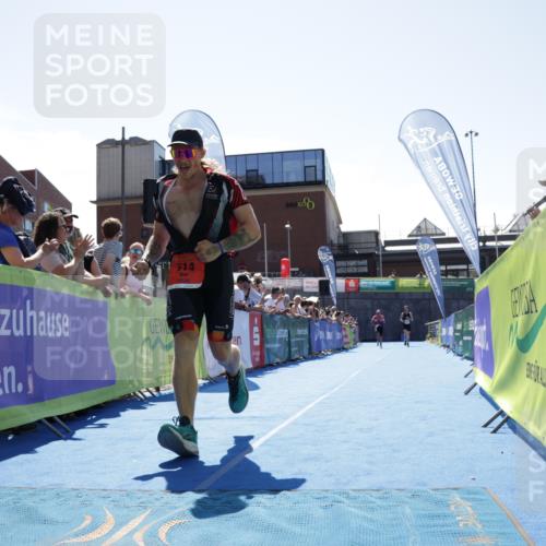09.08.2026 - GEWOBA Citytriathlon Bremen Yannick Fuchs http://msf.ph/oto/9945044 09.08.2026 14:21:28 Ziel 614 meine-sportfotos.de