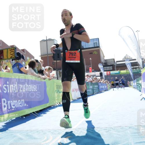 09.08.2026 - GEWOBA Citytriathlon Bremen Yannick Fuchs http://msf.ph/oto/9945094 09.08.2026 14:21:49 Ziel 792, 823, 981, 1133 meine-sportfotos.de