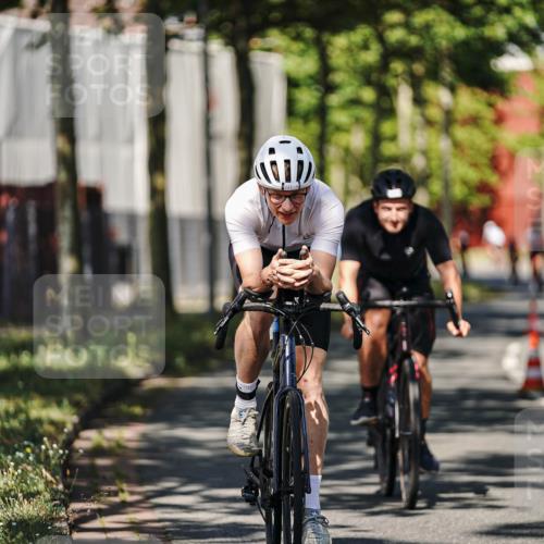09.08.2026 - GEWOBA Citytriathlon Bremen Michael Burmester http://msf.ph/oto/9945110 09.08.2026 10:37:51 Radfahren 45, 229, 237, 387 meine-sportfotos.de