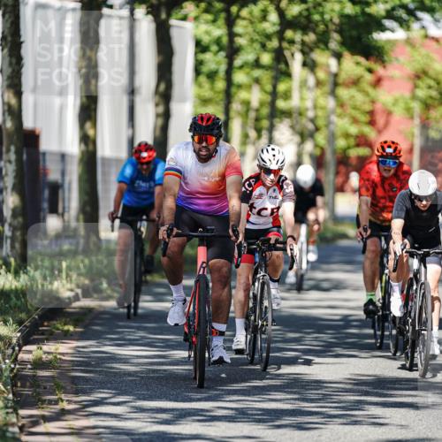 09.08.2026 - GEWOBA Citytriathlon Bremen Michael Burmester http://msf.ph/oto/9945116 09.08.2026 10:38:03 Radfahren 35, 45, 75, 149, 229, 237, 310, 488 meine-sportfotos.de