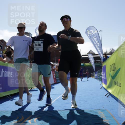 09.08.2026 - GEWOBA Citytriathlon Bremen Yannick Fuchs http://msf.ph/oto/9945140 09.08.2026 14:21:59 Ziel 630, 976, 1133, 1156 meine-sportfotos.de