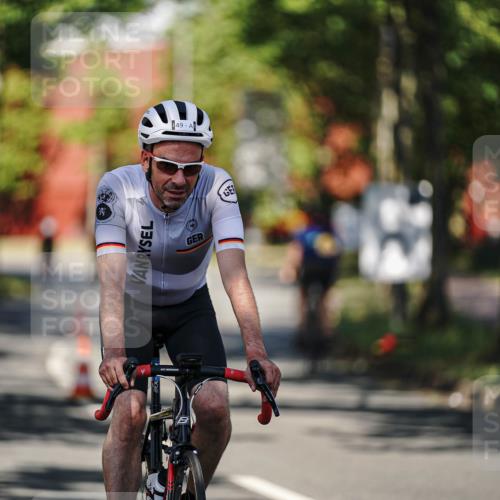 09.08.2026 - GEWOBA Citytriathlon Bremen Michael Burmester http://msf.ph/oto/9945159 09.08.2026 10:38:25 Radfahren 49, 127, 171, 183, 409, 435 meine-sportfotos.de