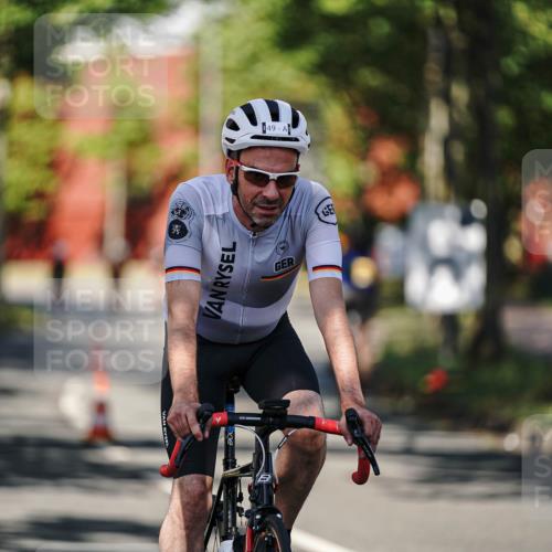 09.08.2026 - GEWOBA Citytriathlon Bremen Michael Burmester http://msf.ph/oto/9945161 09.08.2026 10:38:26 Radfahren 49, 127, 171, 183, 409, 424, 425, 435 meine-sportfotos.de