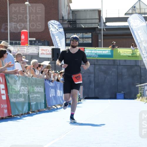 09.08.2026 - GEWOBA Citytriathlon Bremen Yannick Fuchs http://msf.ph/oto/9945175 09.08.2026 14:22:09 Ziel 568 meine-sportfotos.de