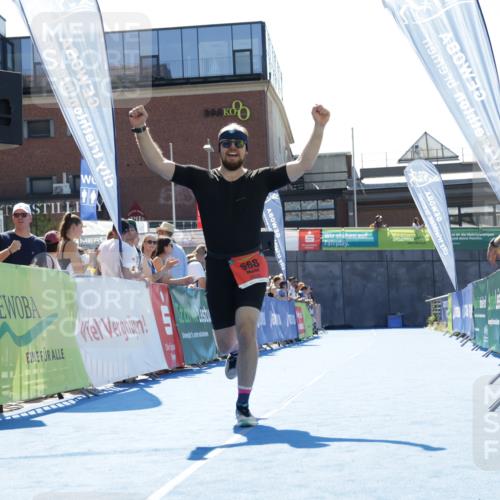 09.08.2026 - GEWOBA Citytriathlon Bremen Yannick Fuchs http://msf.ph/oto/9945180 09.08.2026 14:22:10 Ziel 568 meine-sportfotos.de