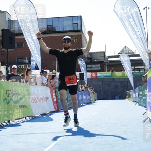 09.08.2026 - GEWOBA Citytriathlon Bremen Yannick Fuchs http://msf.ph/oto/9945182 09.08.2026 14:22:11 Ziel 568 meine-sportfotos.de