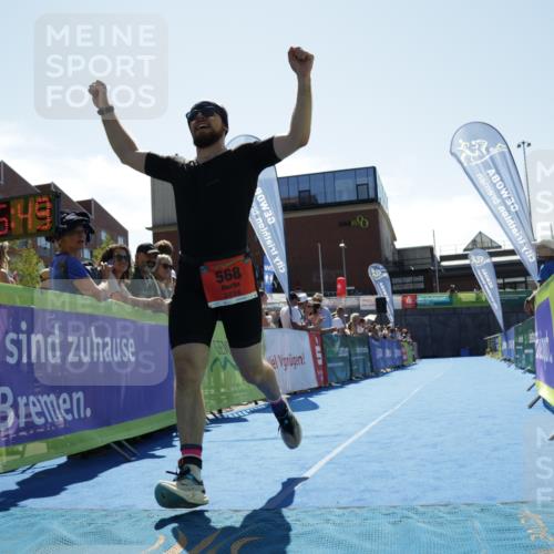 09.08.2026 - GEWOBA Citytriathlon Bremen Yannick Fuchs http://msf.ph/oto/9945189 09.08.2026 14:22:11 Ziel 568 meine-sportfotos.de