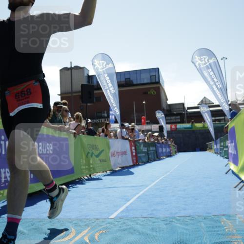 09.08.2026 - GEWOBA Citytriathlon Bremen Yannick Fuchs http://msf.ph/oto/9945193 09.08.2026 14:22:12 Ziel 568 meine-sportfotos.de