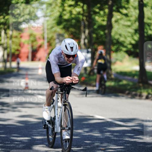 09.08.2026 - GEWOBA Citytriathlon Bremen Michael Burmester http://msf.ph/oto/9945198 09.08.2026 10:38:50 Radfahren 73, 351, 512, 525 meine-sportfotos.de
