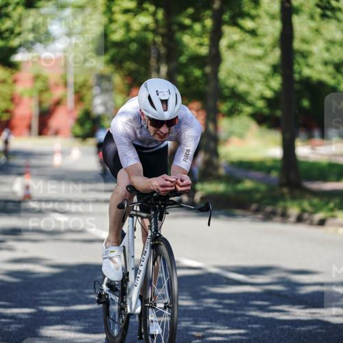 09.08.2026 - GEWOBA Citytriathlon Bremen Michael Burmester http://msf.ph/oto/9945200 09.08.2026 10:38:50 Radfahren 73, 351, 512, 525 meine-sportfotos.de