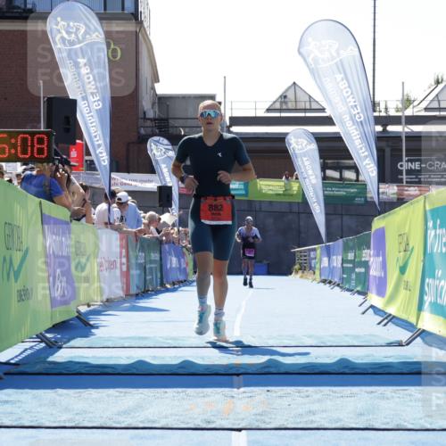 09.08.2026 - GEWOBA Citytriathlon Bremen Yannick Fuchs http://msf.ph/oto/9945201 09.08.2026 14:22:31 Ziel 882 meine-sportfotos.de