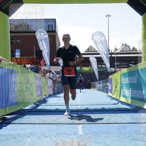 09.08.2026 - GEWOBA Citytriathlon Bremen Yannick Fuchs http://msf.ph/oto/9945204 09.08.2026 14:22:32 Ziel 882 meine-sportfotos.de