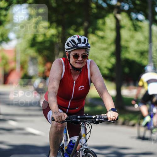 09.08.2026 - GEWOBA Citytriathlon Bremen Michael Burmester http://msf.ph/oto/9945207 09.08.2026 10:38:52 Radfahren 73, 351, 512, 525 meine-sportfotos.de