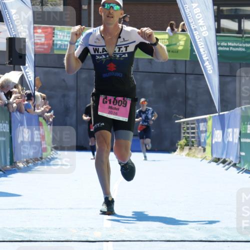 09.08.2026 - GEWOBA Citytriathlon Bremen Yannick Fuchs http://msf.ph/oto/9945215 09.08.2026 14:22:36 Ziel 882 meine-sportfotos.de