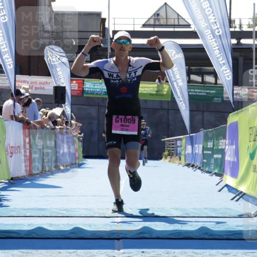 09.08.2026 - GEWOBA Citytriathlon Bremen Yannick Fuchs http://msf.ph/oto/9945219 09.08.2026 14:22:37 Ziel  meine-sportfotos.de
