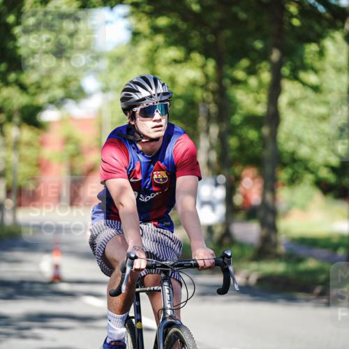 09.08.2026 - GEWOBA Citytriathlon Bremen Michael Burmester http://msf.ph/oto/9945221 09.08.2026 10:38:56 Radfahren 73, 351, 512, 525 meine-sportfotos.de