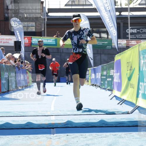 09.08.2026 - GEWOBA Citytriathlon Bremen Yannick Fuchs http://msf.ph/oto/9945231 09.08.2026 14:22:43 Ziel 874, 911 meine-sportfotos.de