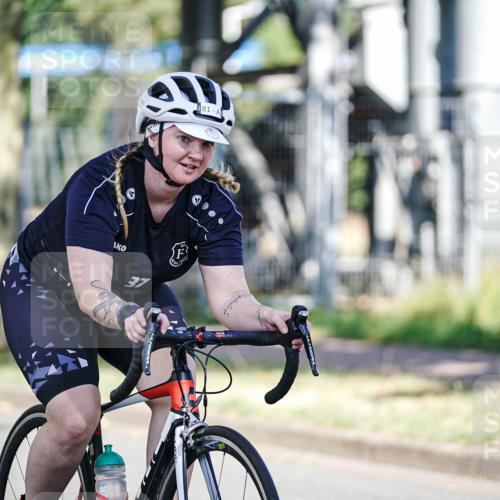 09.08.2026 - GEWOBA Citytriathlon Bremen Michael Burmester http://msf.ph/oto/9945241 09.08.2026 10:39:14 Radfahren 81, 420, 429 meine-sportfotos.de