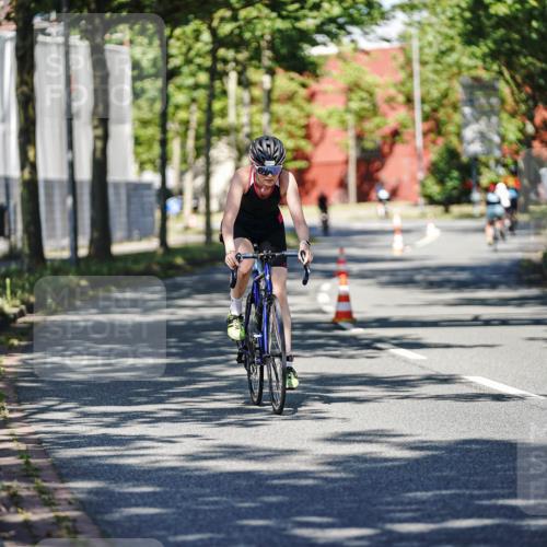 09.08.2026 - GEWOBA Citytriathlon Bremen Michael Burmester http://msf.ph/oto/9945245 09.08.2026 10:39:17 Radfahren 81, 420, 429, 431 meine-sportfotos.de