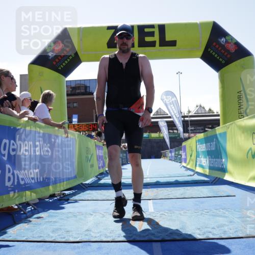 09.08.2026 - GEWOBA Citytriathlon Bremen Yannick Fuchs http://msf.ph/oto/9945277 09.08.2026 14:22:57 Ziel 765 meine-sportfotos.de