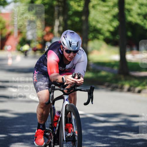 09.08.2026 - GEWOBA Citytriathlon Bremen Michael Burmester http://msf.ph/oto/9945287 09.08.2026 10:39:43 Radfahren 9, 71, 227, 245, 469, 499 meine-sportfotos.de