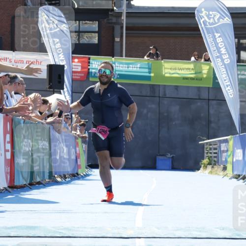 09.08.2026 - GEWOBA Citytriathlon Bremen Yannick Fuchs http://msf.ph/oto/9945294 09.08.2026 14:23:04 Ziel 1003, 1003 meine-sportfotos.de