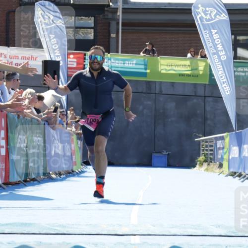 09.08.2026 - GEWOBA Citytriathlon Bremen Yannick Fuchs http://msf.ph/oto/9945296 09.08.2026 14:23:04 Ziel 1003, 1003 meine-sportfotos.de