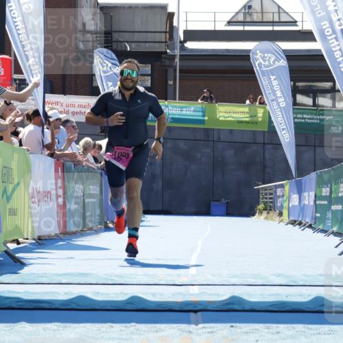 09.08.2026 - GEWOBA Citytriathlon Bremen Yannick Fuchs http://msf.ph/oto/9945298 09.08.2026 14:23:05 Ziel 1003, 1003 meine-sportfotos.de
