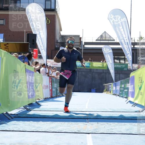 09.08.2026 - GEWOBA Citytriathlon Bremen Yannick Fuchs http://msf.ph/oto/9945304 09.08.2026 14:23:05 Ziel 1003, 1003 meine-sportfotos.de