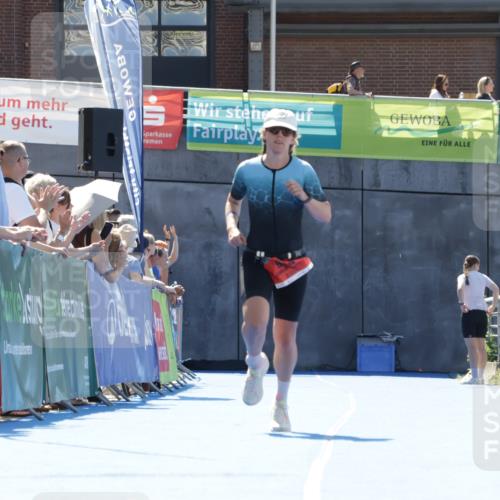 09.08.2026 - GEWOBA Citytriathlon Bremen Yannick Fuchs http://msf.ph/oto/9945314 09.08.2026 14:23:31 Ziel 944 meine-sportfotos.de