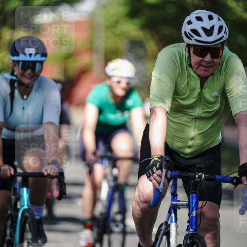 09.08.2026 - GEWOBA Citytriathlon Bremen Michael Burmester http://msf.ph/oto/9945320 09.08.2026 10:40:14 Radfahren 5, 77, 101, 115, 165, 203, 485 meine-sportfotos.de