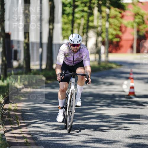 09.08.2026 - GEWOBA Citytriathlon Bremen Michael Burmester http://msf.ph/oto/9945347 09.08.2026 10:40:26 Radfahren 147, 159 meine-sportfotos.de