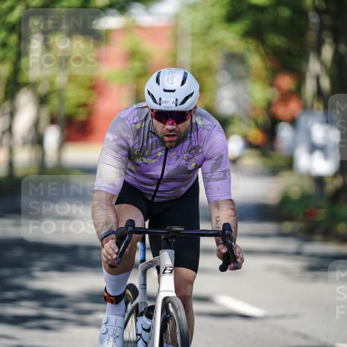 09.08.2026 - GEWOBA Citytriathlon Bremen Michael Burmester http://msf.ph/oto/9945349 09.08.2026 10:40:26 Radfahren 147, 159 meine-sportfotos.de