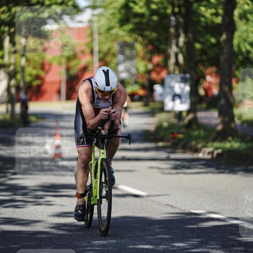 09.08.2026 - GEWOBA Citytriathlon Bremen Michael Burmester http://msf.ph/oto/9945355 09.08.2026 10:40:42 Radfahren 91, 284, 348, 416 meine-sportfotos.de