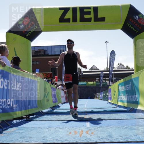 09.08.2026 - GEWOBA Citytriathlon Bremen Yannick Fuchs http://msf.ph/oto/9945370 09.08.2026 14:23:53 Ziel 648, 1107 meine-sportfotos.de