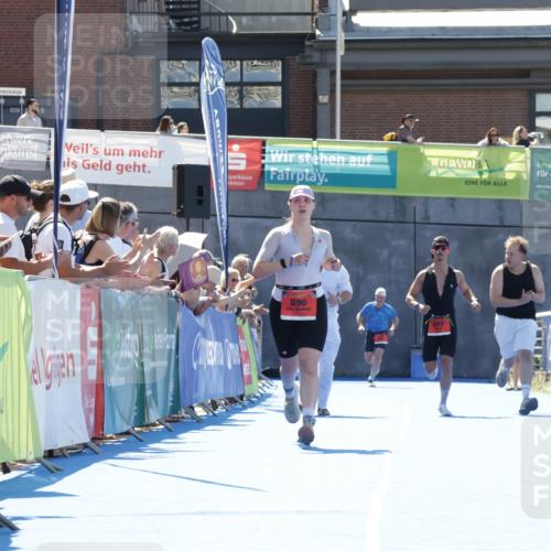 09.08.2026 - GEWOBA Citytriathlon Bremen Yannick Fuchs http://msf.ph/oto/9945386 09.08.2026 14:24:09 Ziel 652, 896 meine-sportfotos.de