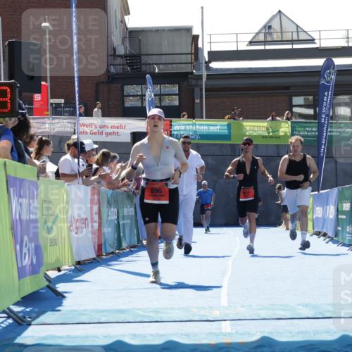 09.08.2026 - GEWOBA Citytriathlon Bremen Yannick Fuchs http://msf.ph/oto/9945390 09.08.2026 14:24:11 Ziel 652, 896 meine-sportfotos.de