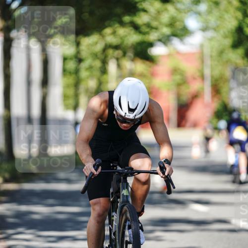 09.08.2026 - GEWOBA Citytriathlon Bremen Michael Burmester http://msf.ph/oto/9945394 09.08.2026 10:41:23 Radfahren 78, 308 meine-sportfotos.de