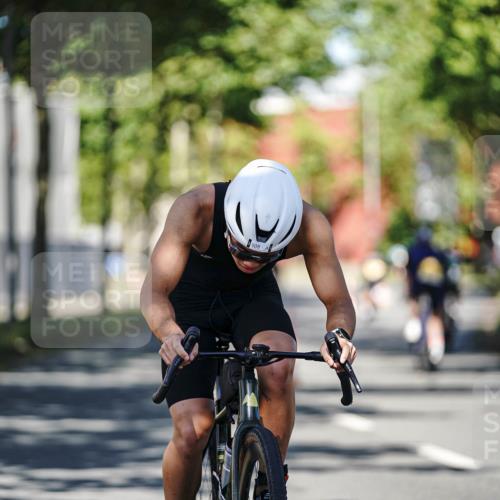 09.08.2026 - GEWOBA Citytriathlon Bremen Michael Burmester http://msf.ph/oto/9945397 09.08.2026 10:41:23 Radfahren 78, 308 meine-sportfotos.de