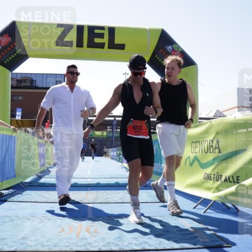 09.08.2026 - GEWOBA Citytriathlon Bremen Yannick Fuchs http://msf.ph/oto/9945413 09.08.2026 14:24:16 Ziel 590, 652, 814, 896 meine-sportfotos.de