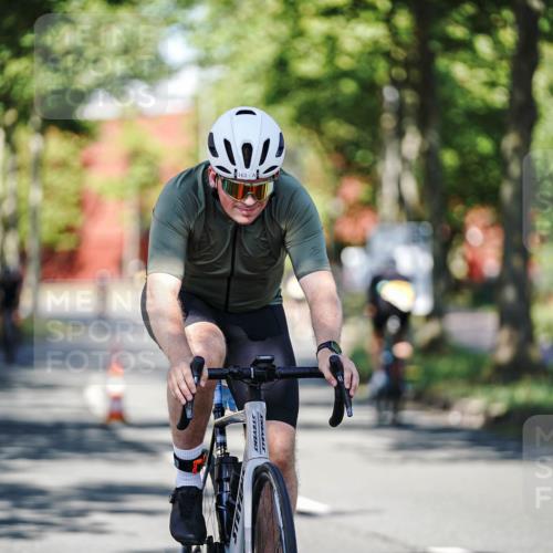 09.08.2026 - GEWOBA Citytriathlon Bremen Michael Burmester http://msf.ph/oto/9945438 09.08.2026 10:41:49 Radfahren 161, 314, 372, 377, 378 meine-sportfotos.de
