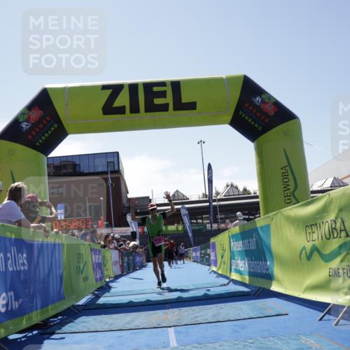 09.08.2026 - GEWOBA Citytriathlon Bremen Yannick Fuchs http://msf.ph/oto/9945449 09.08.2026 14:24:26 Ziel 807, 852, 1015, 1015 meine-sportfotos.de